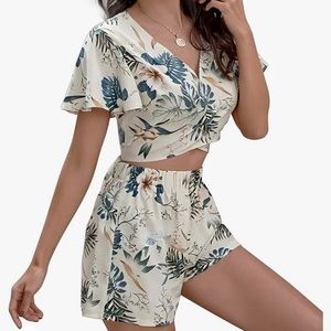 New SHEIN Tie Front Top and Paperbag Waist Short Set - Size L